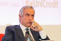 La Roma nel mirino dello sceicco, Unicredit: «Abbiamo ancora dubbi. Bisogna verificare consistenza patrimoniale»