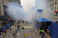 Maratona di Boston, esplode una bomba: si contano due morti e centinaia di feriti